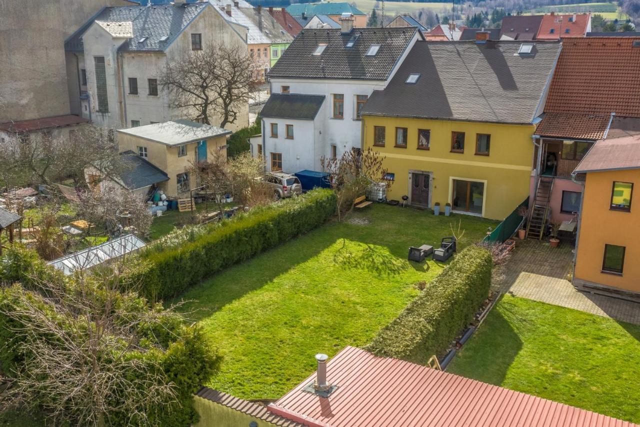 Ubytovani Na Namesti نوف مستو بود سمركم المظهر الخارجي الصورة