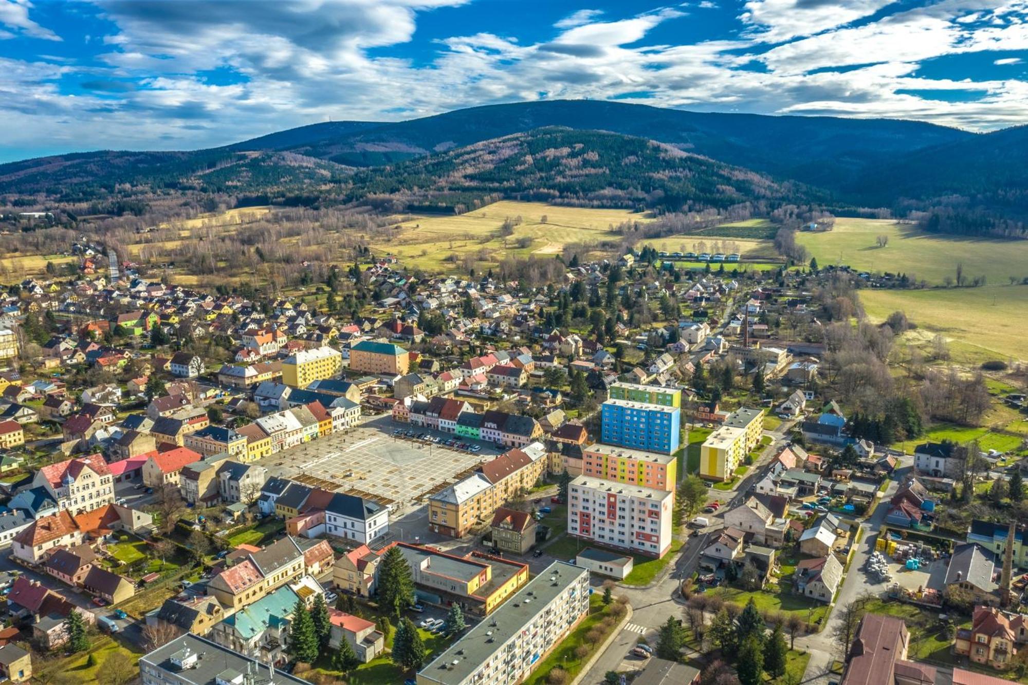 Ubytovani Na Namesti نوف مستو بود سمركم المظهر الخارجي الصورة
